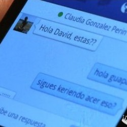 Fea, sosilla y casi virgen. Su ansiado polvo con David Moreno hará de Claudia toda una mujer