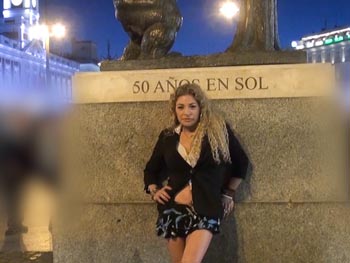 Casi 50, su capricho es ¡¡¡ Un YOGURÍN de 18 !!! Vanesa: ¿Te meterías un plug en la calle?. ¿Quien dijo límites?